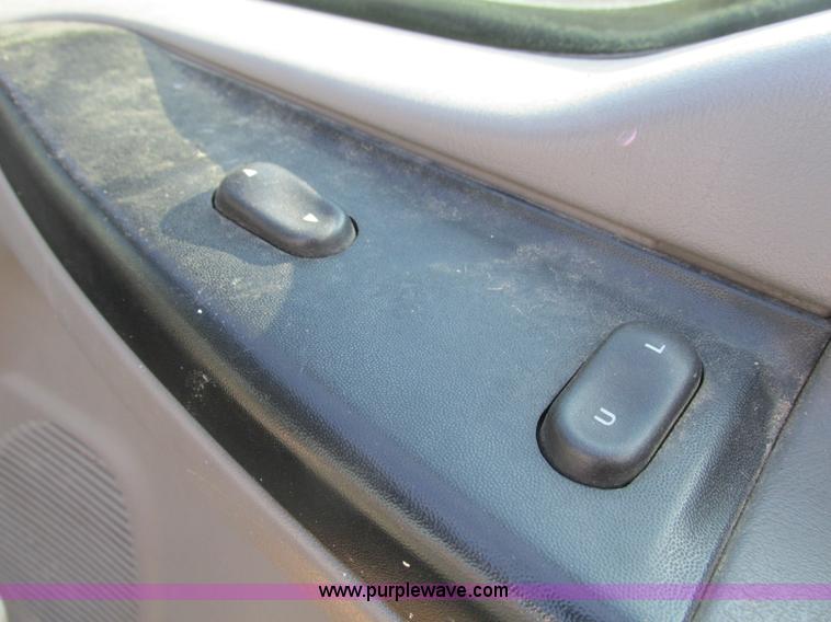 image for item L5381 2000 Ford F250 Super Duty pickup truck