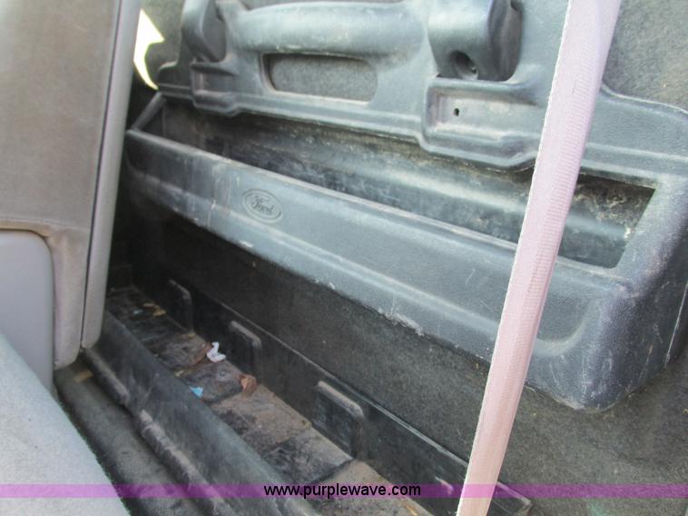 image for item L5381 2000 Ford F250 Super Duty pickup truck