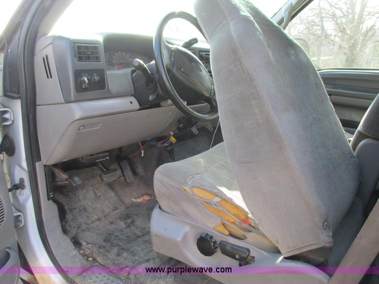 image for item L5381 2000 Ford F250 Super Duty pickup truck