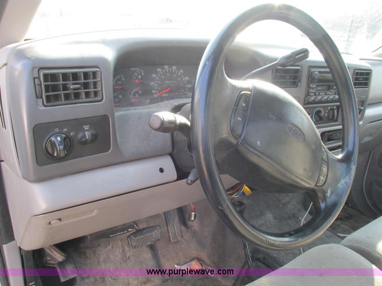 image for item L5381 2000 Ford F250 Super Duty pickup truck