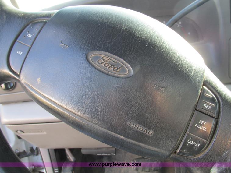 image for item L5381 2000 Ford F250 Super Duty pickup truck