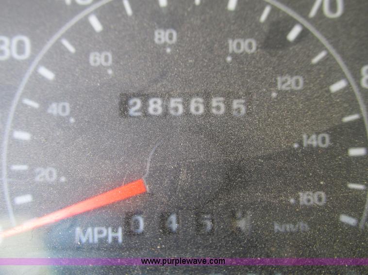 image for item L5381 2000 Ford F250 Super Duty pickup truck