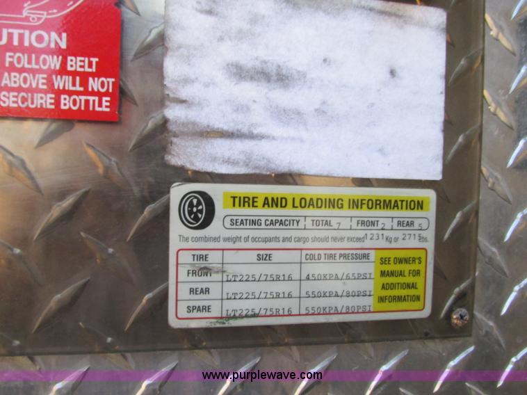 image for item N9325 2003 Ford Econoline E450 ambulance