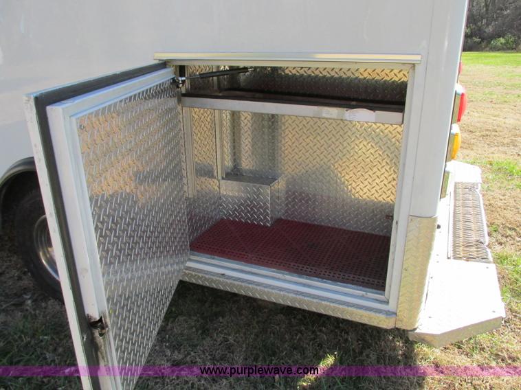 image for item N9325 2003 Ford Econoline E450 ambulance