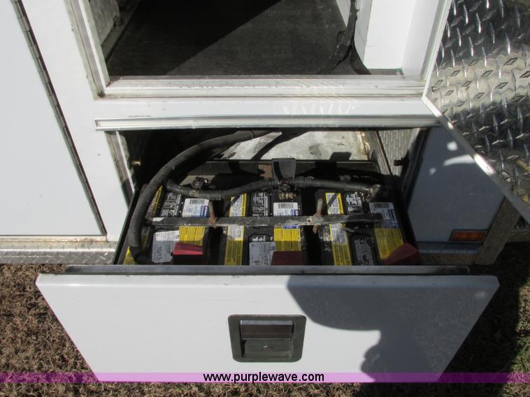 image for item N9325 2003 Ford Econoline E450 ambulance