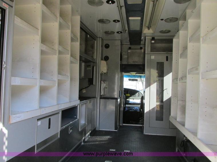 image for item N9325 2003 Ford Econoline E450 ambulance