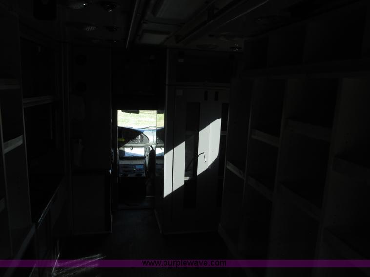 image for item N9325 2003 Ford Econoline E450 ambulance