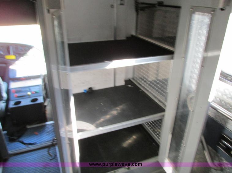 image for item N9325 2003 Ford Econoline E450 ambulance