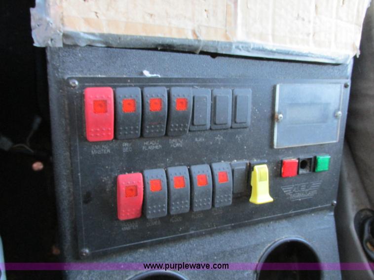 image for item N9325 2003 Ford Econoline E450 ambulance