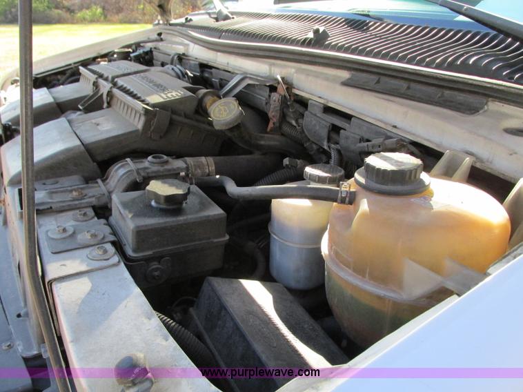 image for item N9325 2003 Ford Econoline E450 ambulance