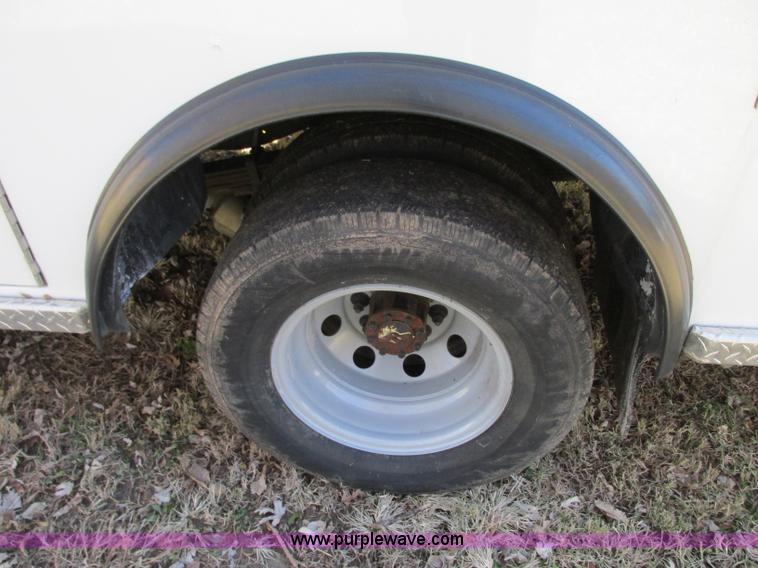 image for item N9326 2003 Ford Econoline E450 ambulance