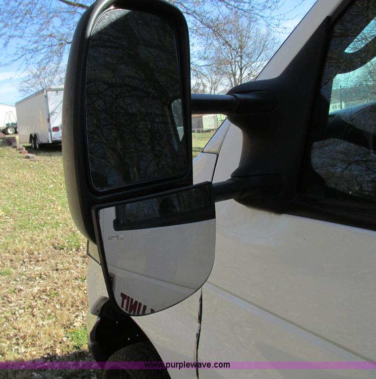 image for item N9326 2003 Ford Econoline E450 ambulance