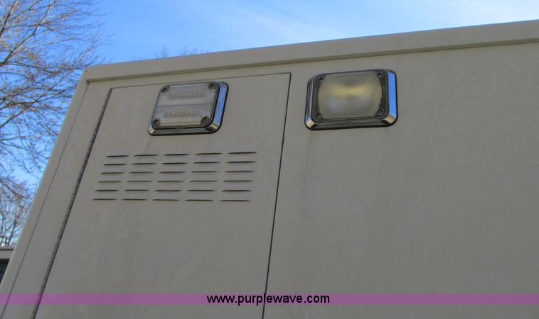 image for item N9326 2003 Ford Econoline E450 ambulance