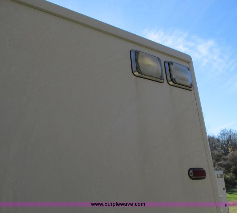 image for item N9326 2003 Ford Econoline E450 ambulance