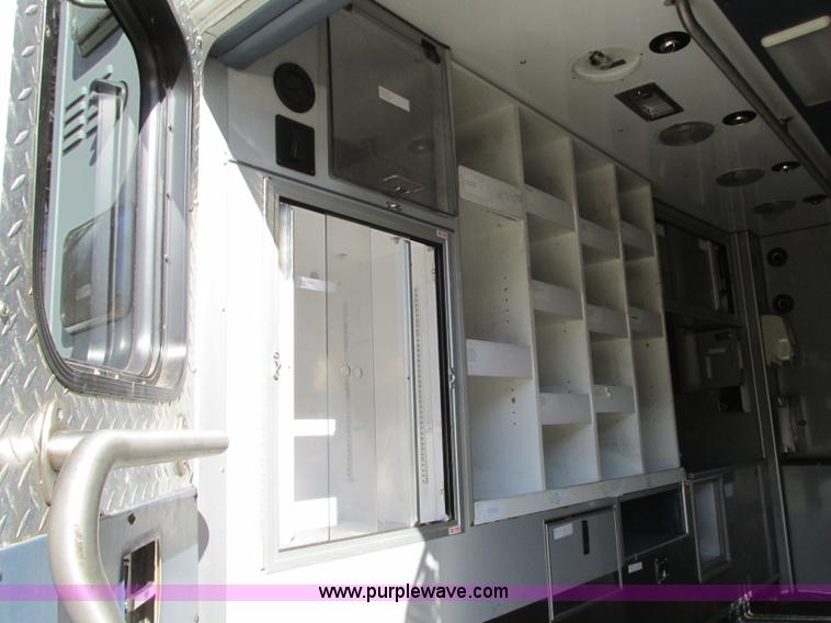 image for item N9326 2003 Ford Econoline E450 ambulance