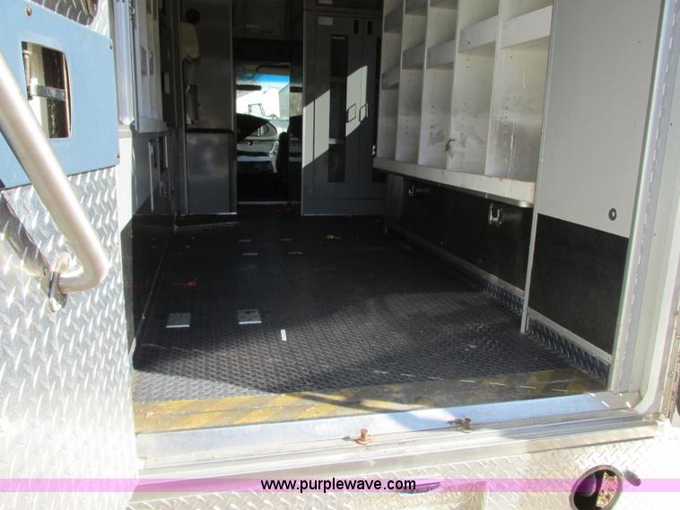 image for item N9326 2003 Ford Econoline E450 ambulance
