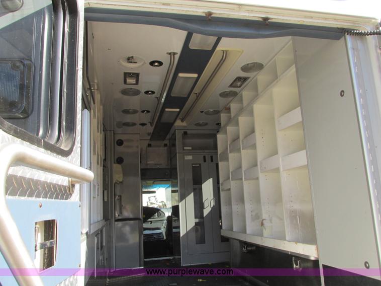 image for item N9326 2003 Ford Econoline E450 ambulance
