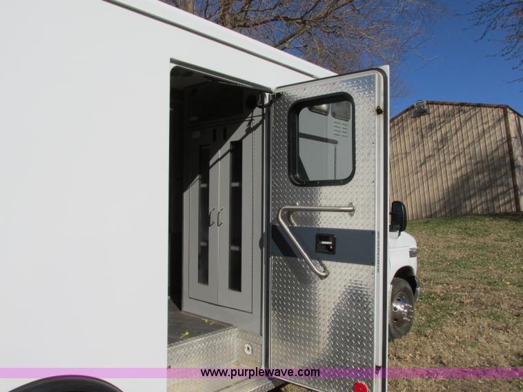 image for item N9326 2003 Ford Econoline E450 ambulance