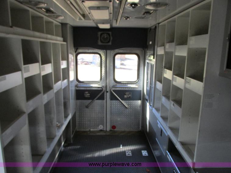 image for item N9326 2003 Ford Econoline E450 ambulance