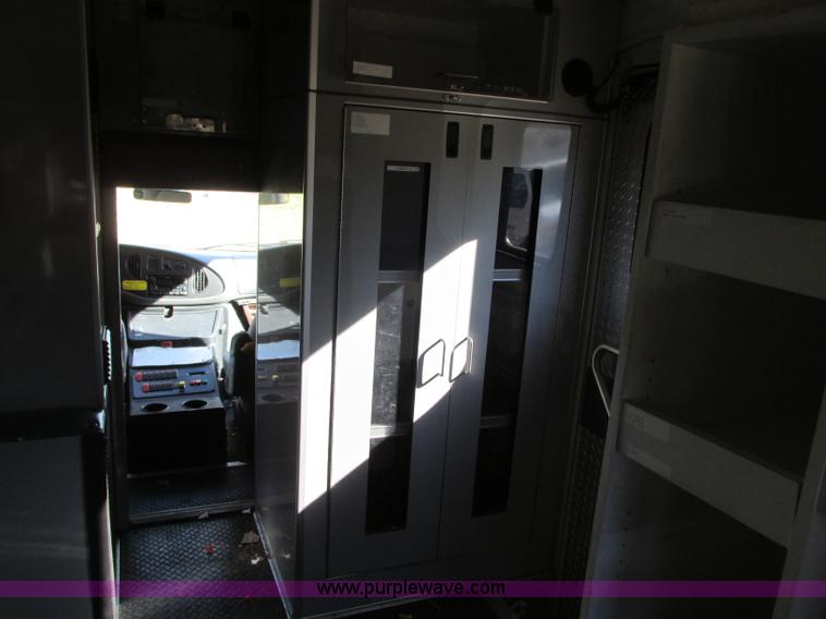image for item N9326 2003 Ford Econoline E450 ambulance