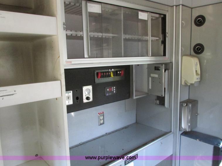 image for item N9326 2003 Ford Econoline E450 ambulance