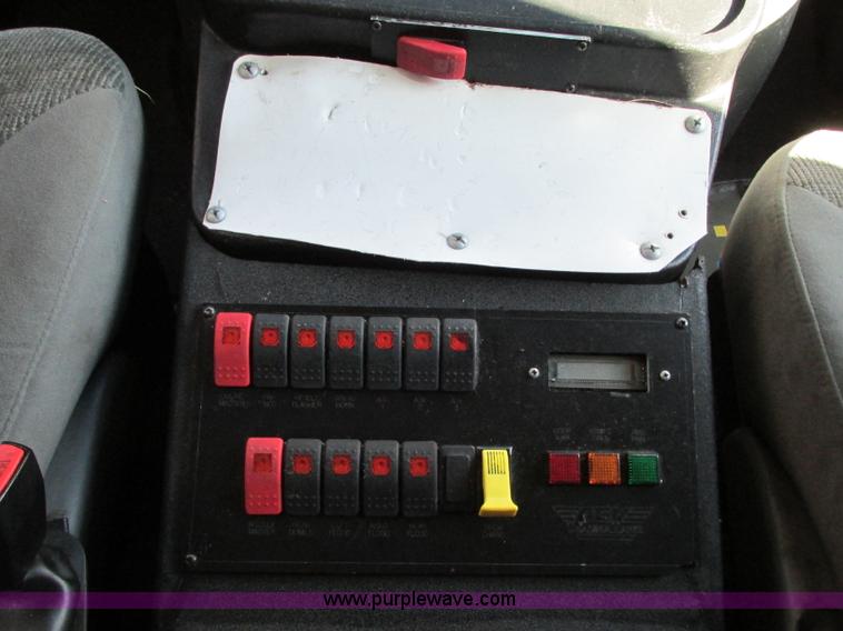 image for item N9326 2003 Ford Econoline E450 ambulance