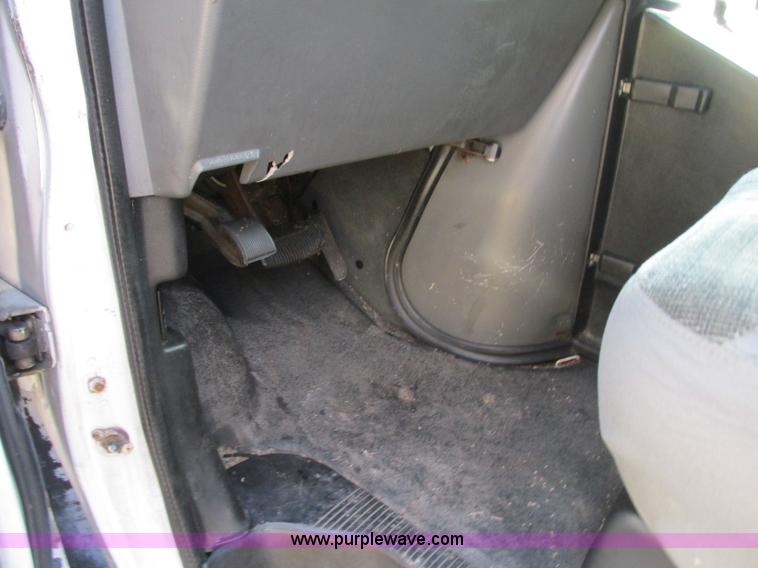 image for item N9326 2003 Ford Econoline E450 ambulance