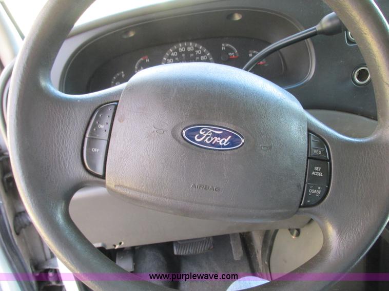 image for item N9326 2003 Ford Econoline E450 ambulance