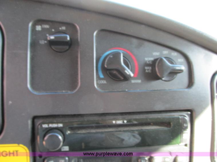 image for item N9326 2003 Ford Econoline E450 ambulance