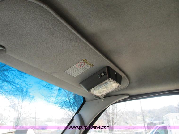 image for item N9326 2003 Ford Econoline E450 ambulance