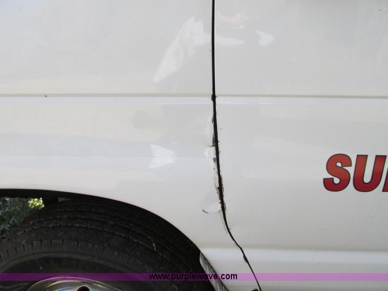 image for item N9326 2003 Ford Econoline E450 ambulance