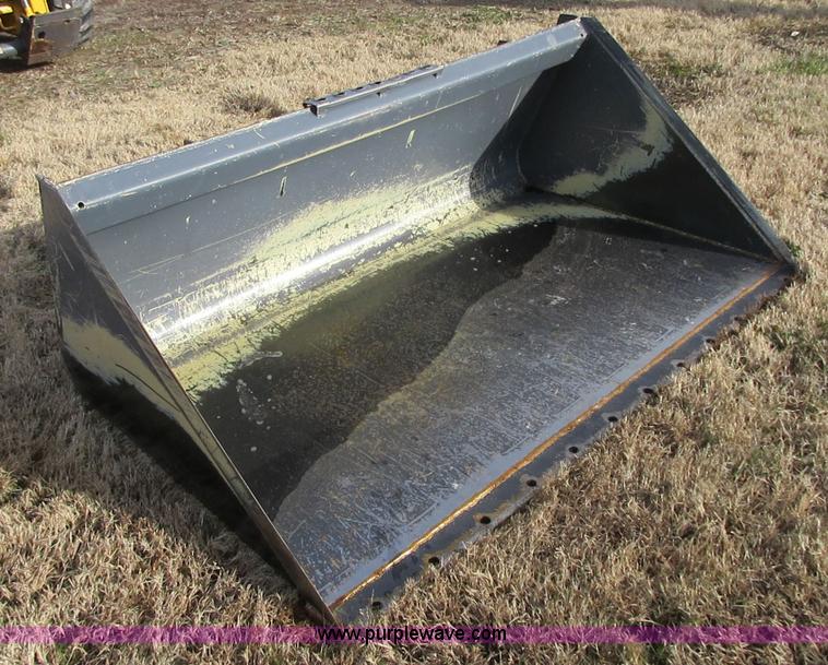 image for item BD9233 Skid steer bucket