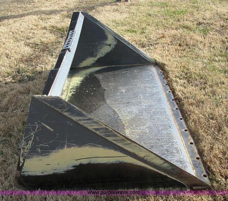 image for item BD9233 Skid steer bucket