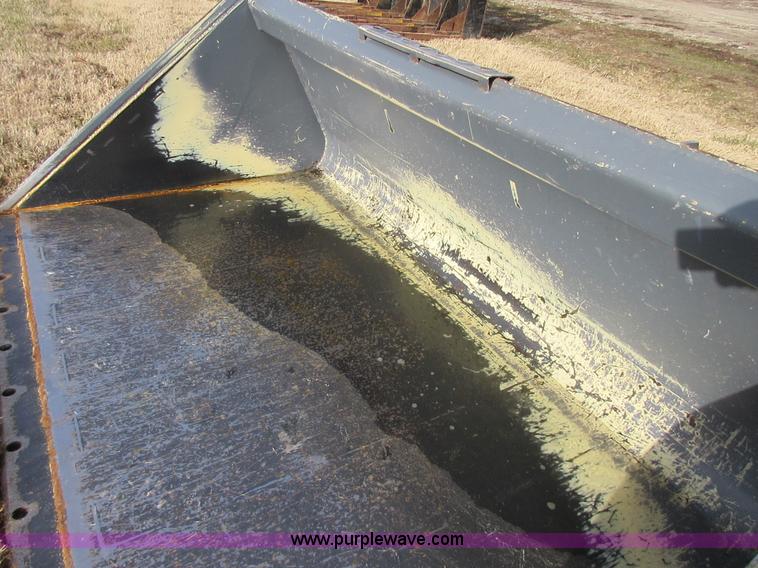 image for item BD9233 Skid steer bucket