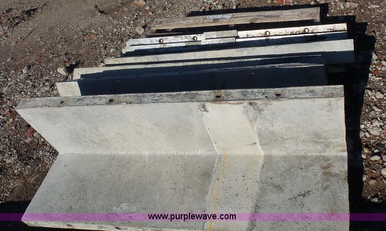 image for item BF9189 Wall-Ties and Forms concrete form corner panels