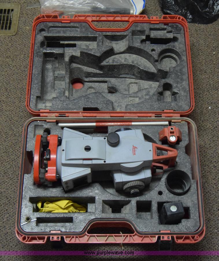 image for item BK9756 Surveying total station