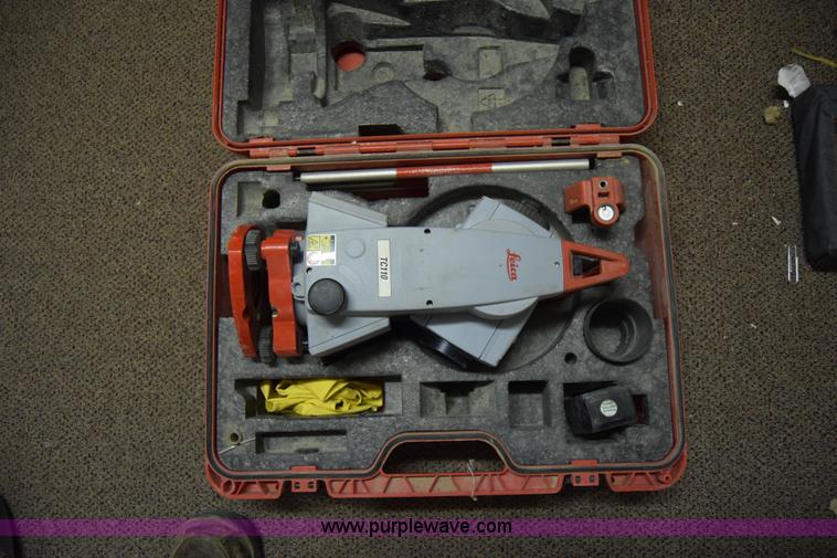 image for item BK9756 Surveying total station