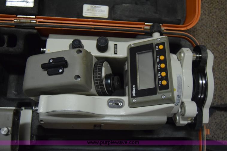 image for item BK9757 Surveying total station