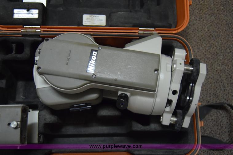 image for item BK9757 Surveying total station