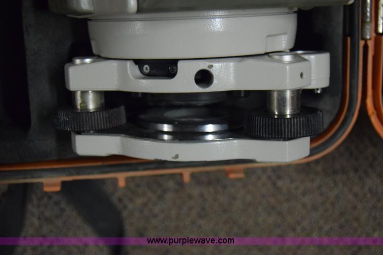 image for item BK9757 Surveying total station