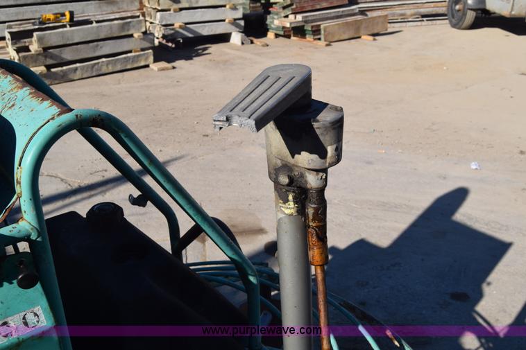 image for item BO9578 Whiteman HTN-31V-TCSL power trowel