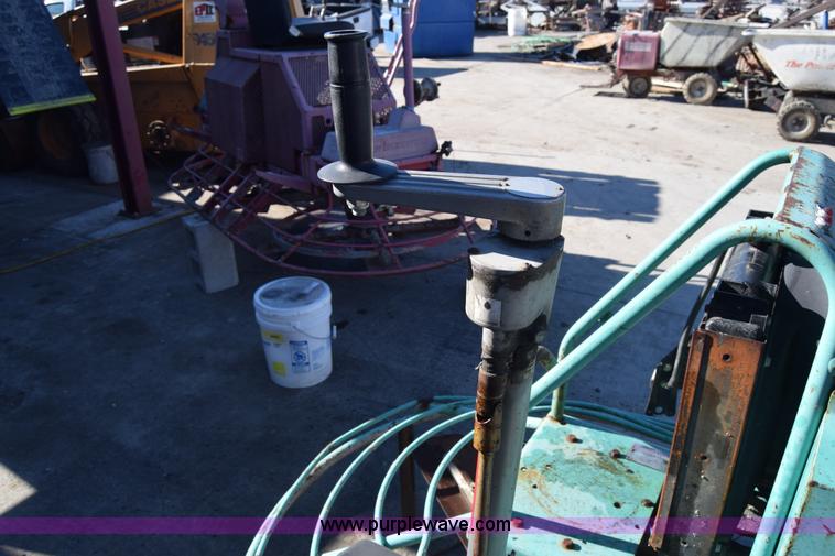 image for item BO9578 Whiteman HTN-31V-TCSL power trowel