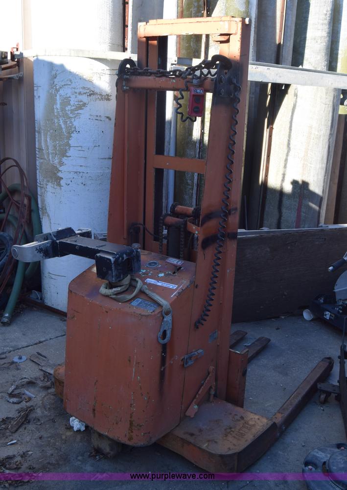 image for item BO9580 Crown WT-110-5 material handler