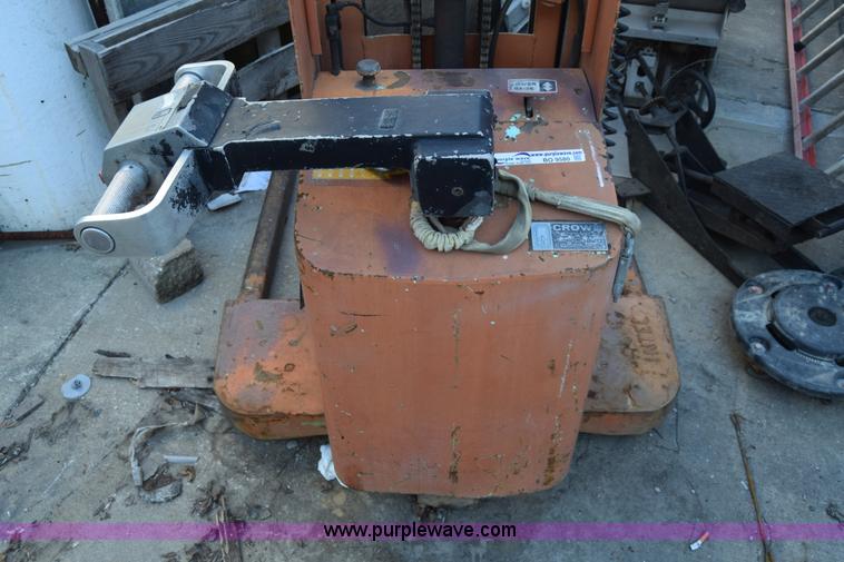 image for item BO9580 Crown WT-110-5 material handler