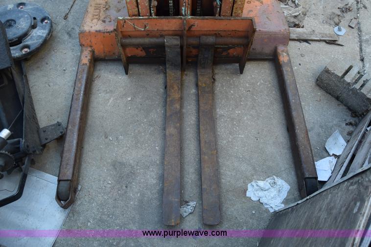 image for item BO9580 Crown WT-110-5 material handler