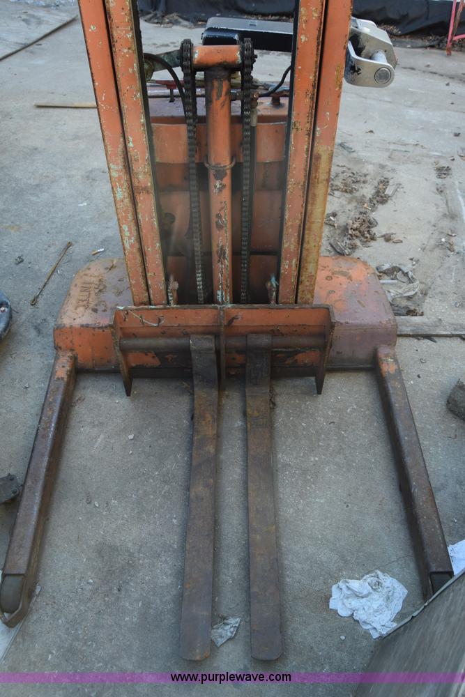 image for item BO9580 Crown WT-110-5 material handler