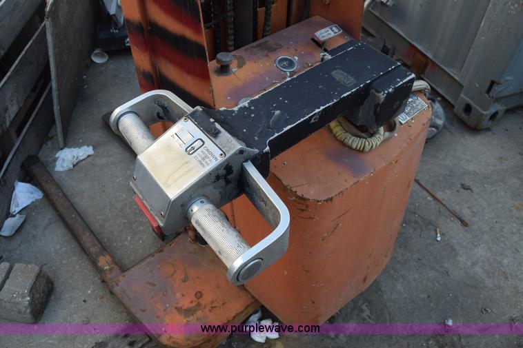 image for item BO9580 Crown WT-110-5 material handler