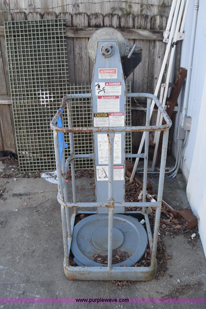 image for item BO9581 Man basket