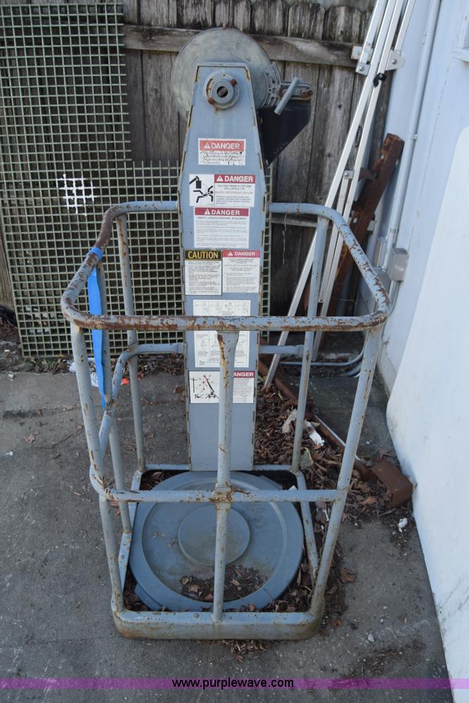 image for item BO9581 Man basket