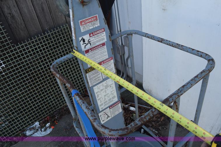 image for item BO9581 Man basket